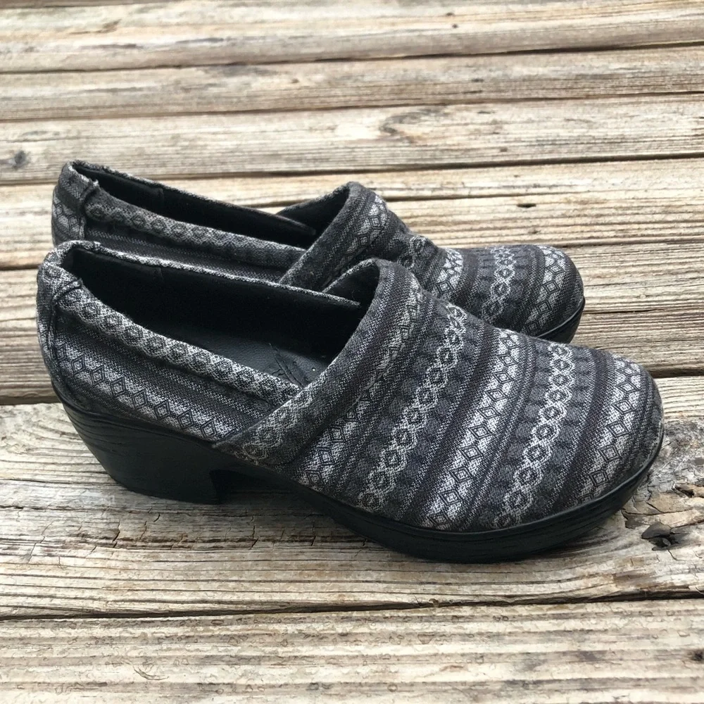 Gray Patterned Women's Shoes - Picture 1 of 9
